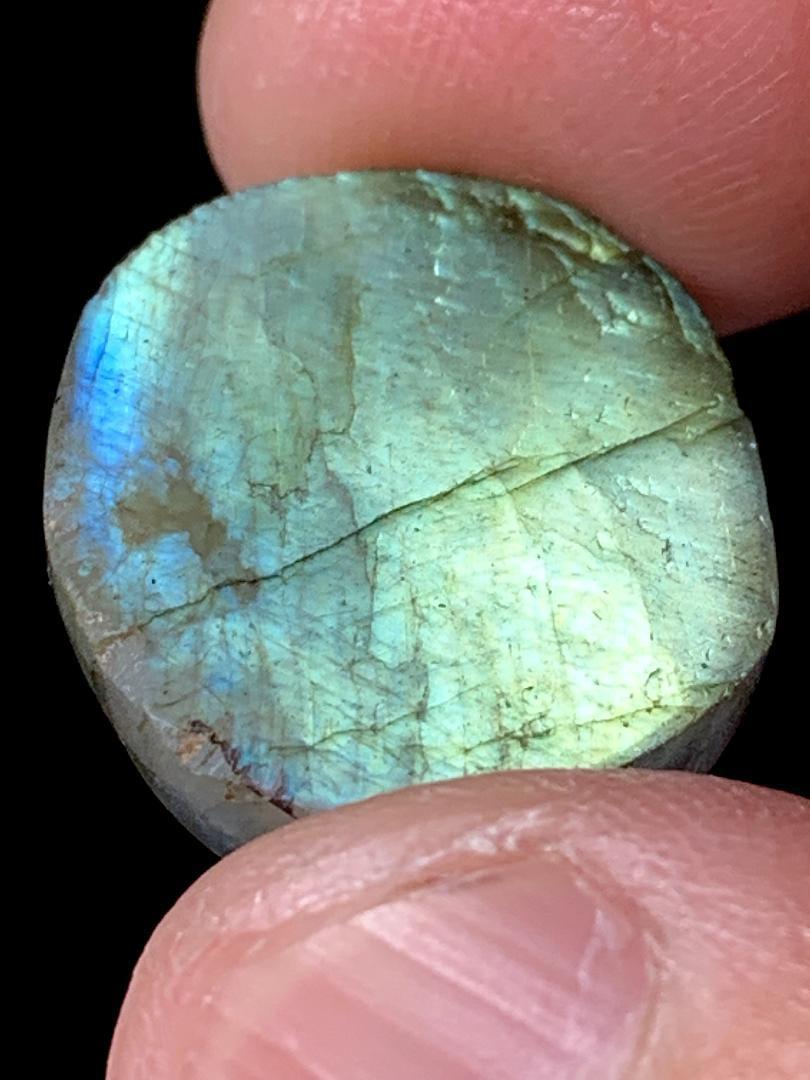 研磨されたラブラドライト原石・3 - 10(マダガスカル産鉱物標本) の