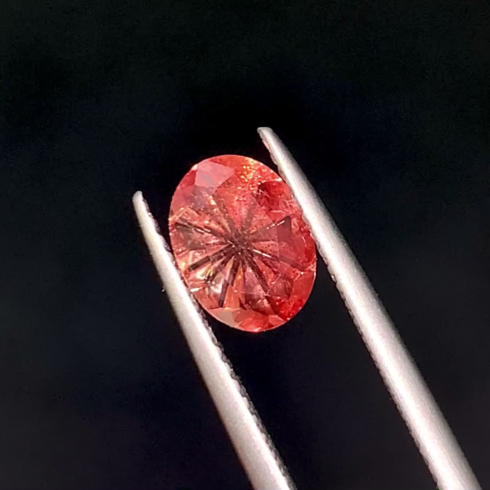 ルビー 母岩付き 宝石鉱物標本-
