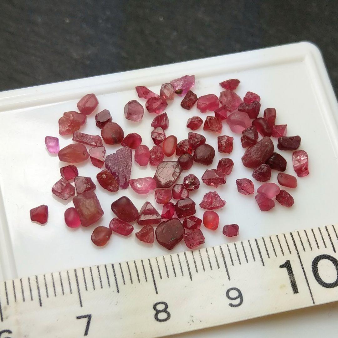 ミャンマー産 スピネル 原石 鉱物標本 - コレクション