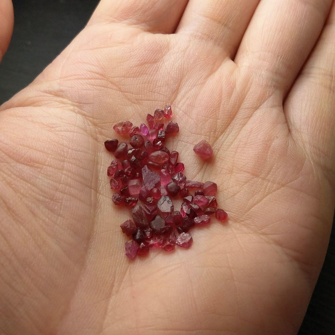 ミャンマー産 スピネル 原石 鉱物標本 - コレクション