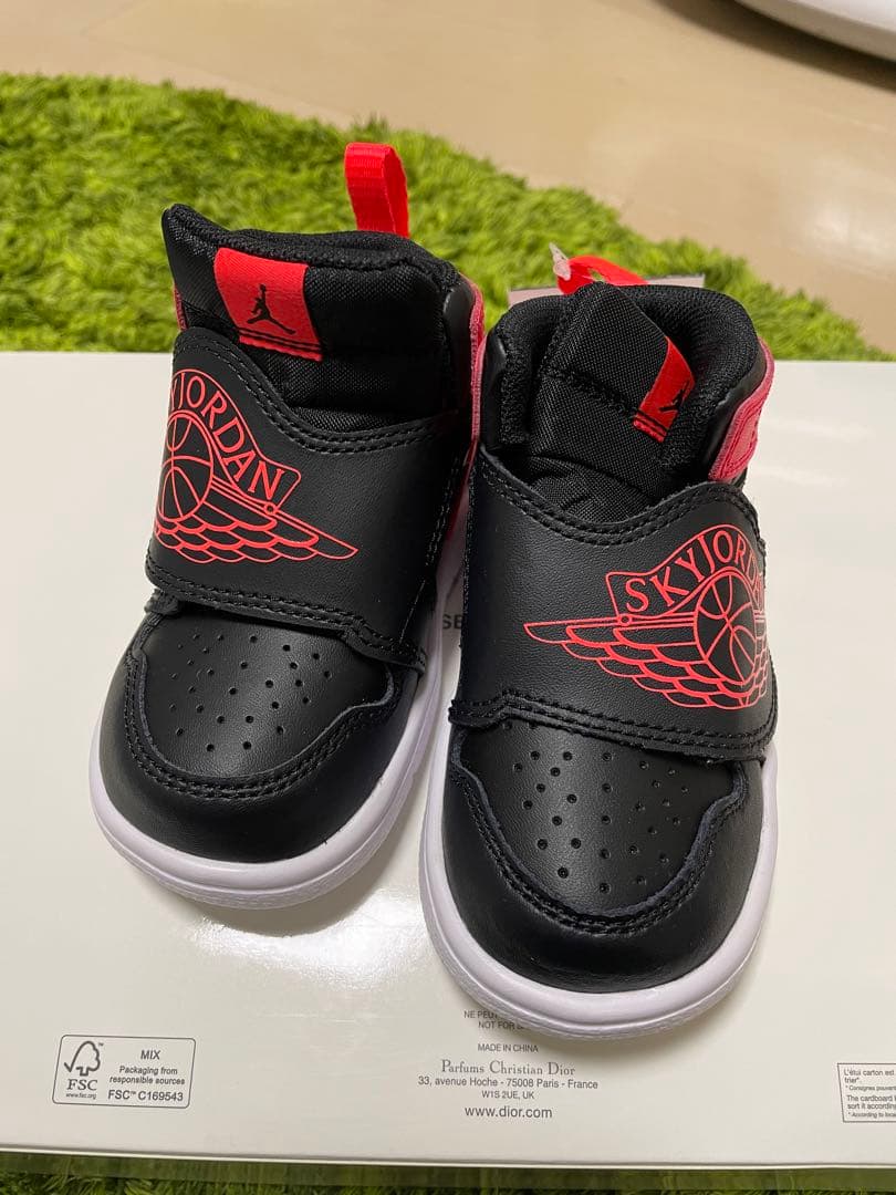 正規取扱店】 NIKE新品ジョーダン靴11.5センチ - キッズ靴