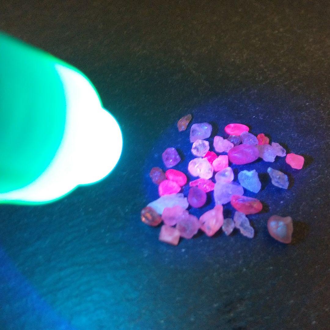 マダガスカル産 スピネル 原石 鉱物標本