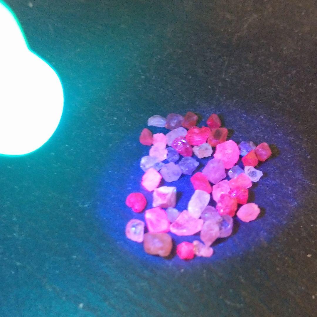 マダガスカル産 スピネル 原石 鉱物標本